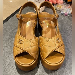 🔥🔥🔥 Chanel CC Logo Quilted Leather Platform Sandals
